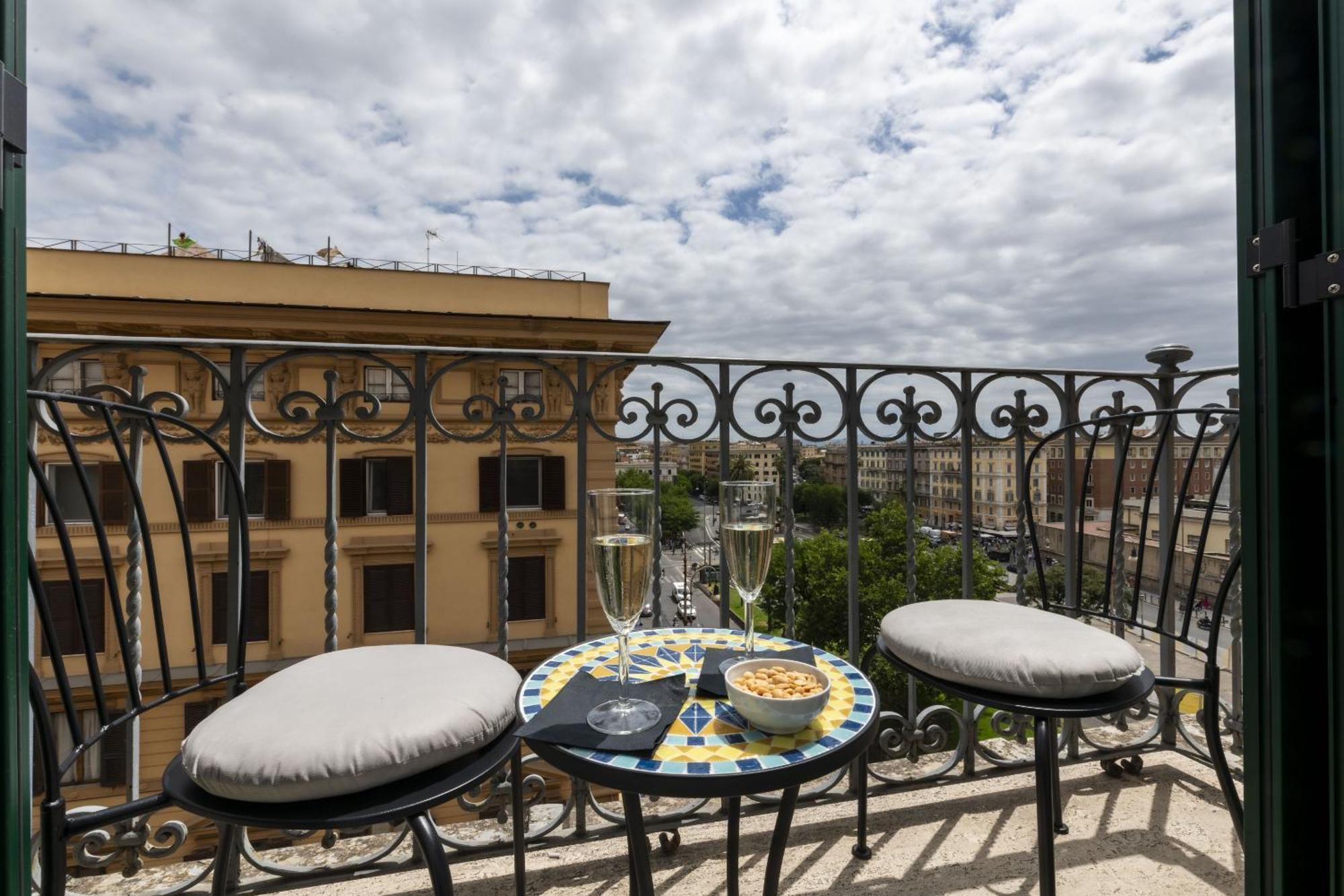 St Peter Twelve Bed & Breakfast Рим Екстериор снимка