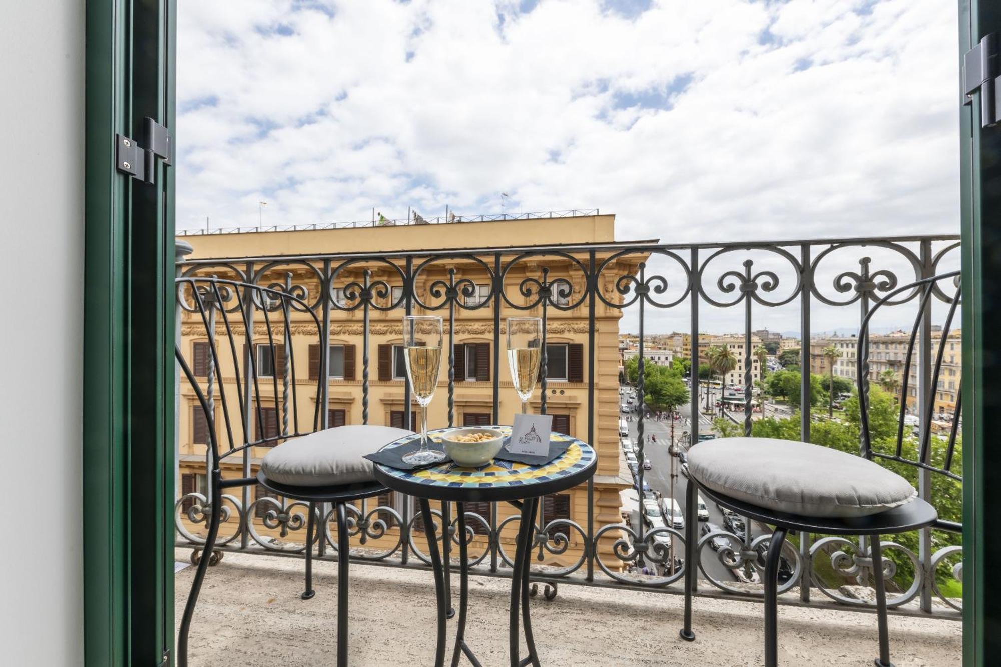 St Peter Twelve Bed & Breakfast Рим Екстериор снимка